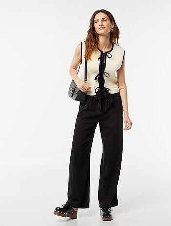 Pantaloni dritti con cintura da annodare in vita