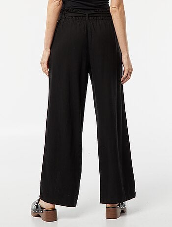 Pantaloni dritti con cintura da annodare in vita