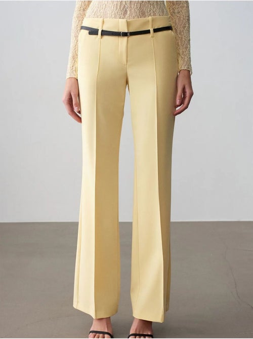 Pantaloni dritti in crêpe con cintura dilvin - Kiabi Pantaloni dritti in crêpe con cintura dilvin - Kiabi