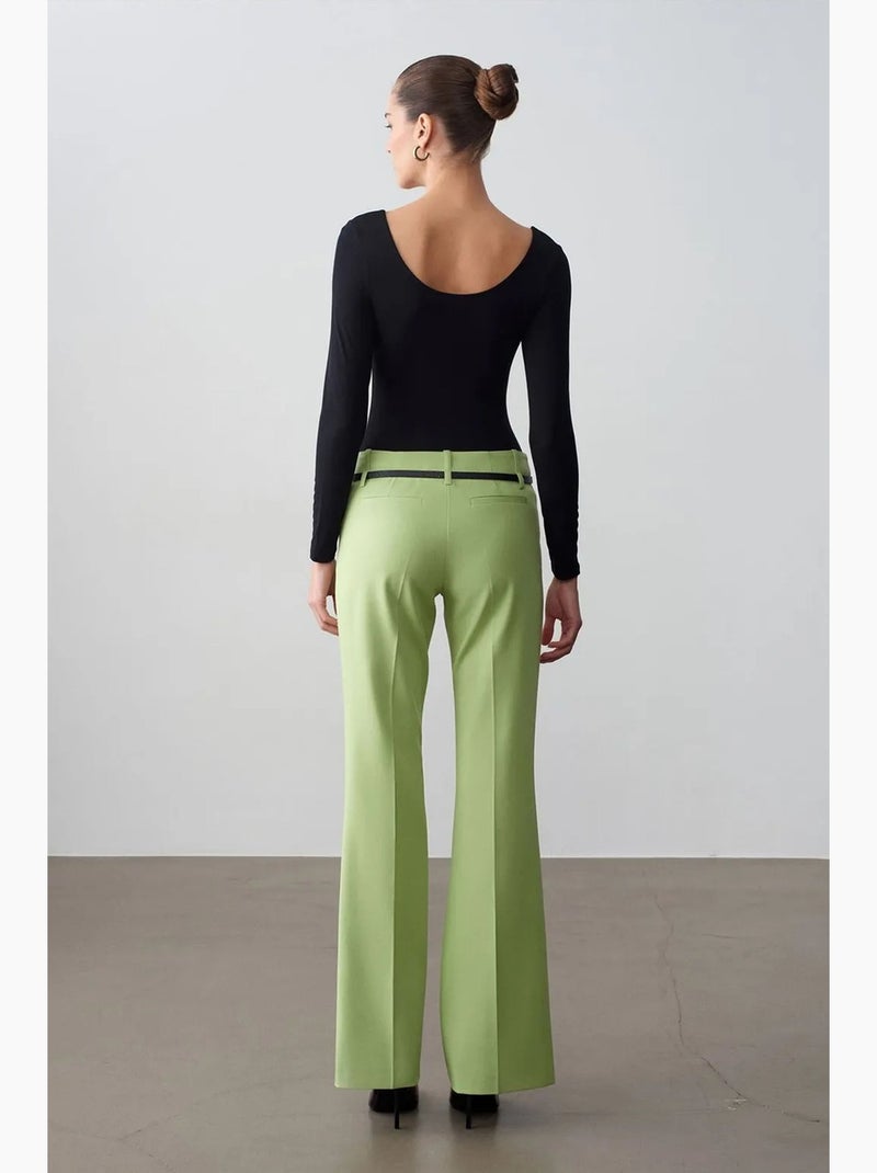 Pantaloni dritti in crêpe con cintura dilvin Verde menta - Kiabi