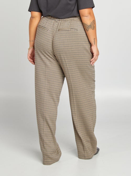 Pantaloni dritti in pied-de-poule 'Only Carmakoma' - Kiabi