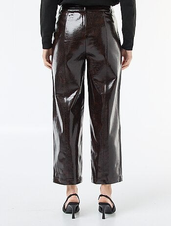 Pantaloni dritti in similpelle effetto 'pelle di serpente'