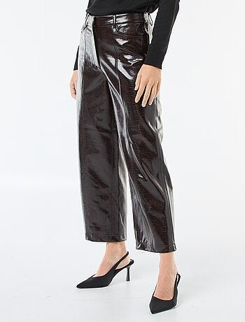 Pantaloni dritti in similpelle effetto 'pelle di serpente'