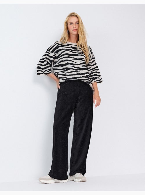 Pantaloni effetto velluto a coste, mo fashion - Kiabi Pantaloni effetto velluto a coste, mo fashion - Kiabi