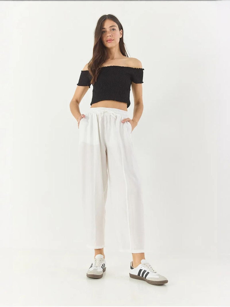 Pantaloni estivi con cintura e taglio carota e dettagli tascabili lucci Bianco - Kiabi