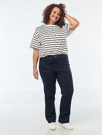 Pantaloni flare
