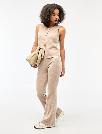 Pantaloni flare in maglia effetto peluche