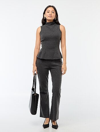 Pantaloni flare in maglia tinta unita