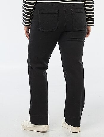 Pantaloni flare