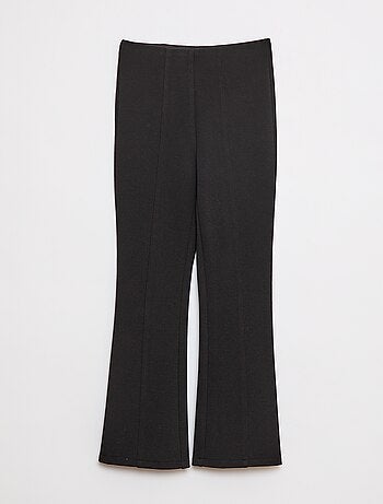 Pantaloni flare