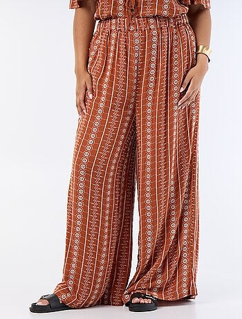 Pantaloni fluidi con ricami