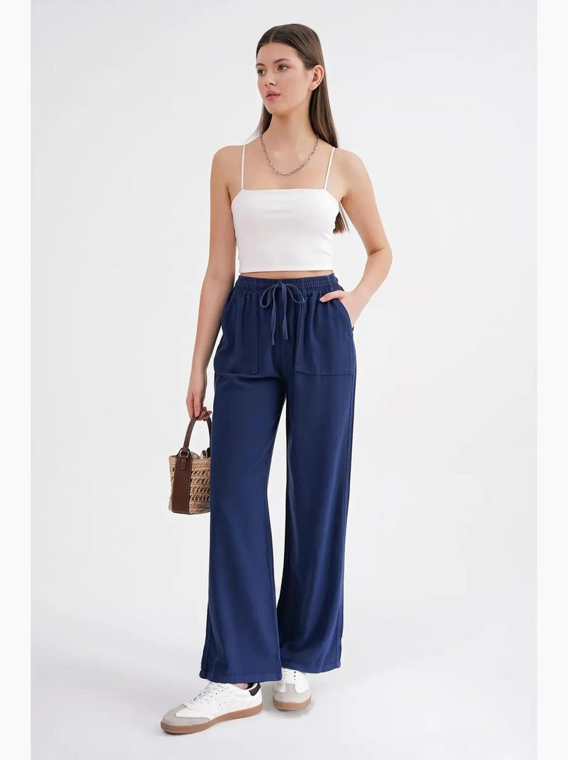 Pantaloni in cotone a vita media, gamba dritta e chiusura con laccetto mixray Blu marino - Kiabi