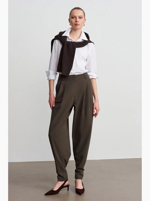 Pantaloni in crêpe a gamba ampia a vita alta da donna dilvin - Kiabi Pantaloni in crêpe a gamba ampia a vita alta da donna dilvin - Kiabi