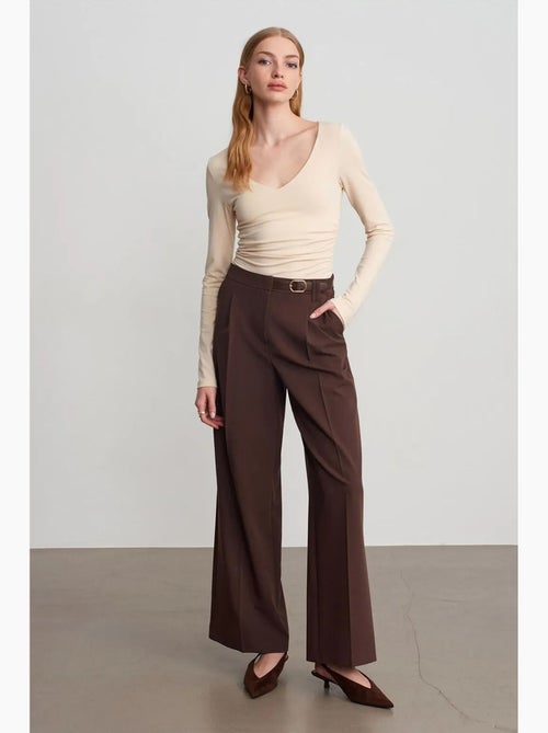 Pantaloni in crêpe a gamba ampia con cintura dilvin - Kiabi Pantaloni in crêpe a gamba ampia con cintura dilvin - Kiabi