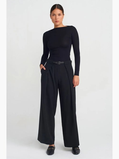 Pantaloni in crêpe a gamba ampia da donna con cintura dilvin - Kiabi Pantaloni in crêpe a gamba ampia da donna con cintura dilvin - Kiabi