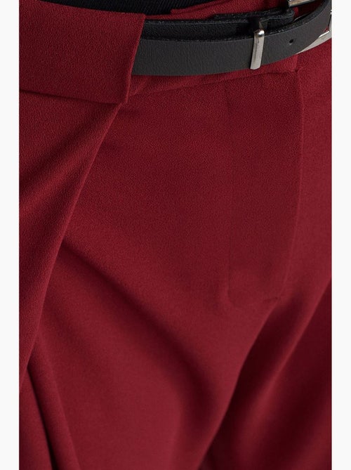 Pantaloni in crêpe a gamba ampia da donna con cintura dilvin - Kiabi Pantaloni in crêpe a gamba ampia da donna con cintura dilvin - Kiabi