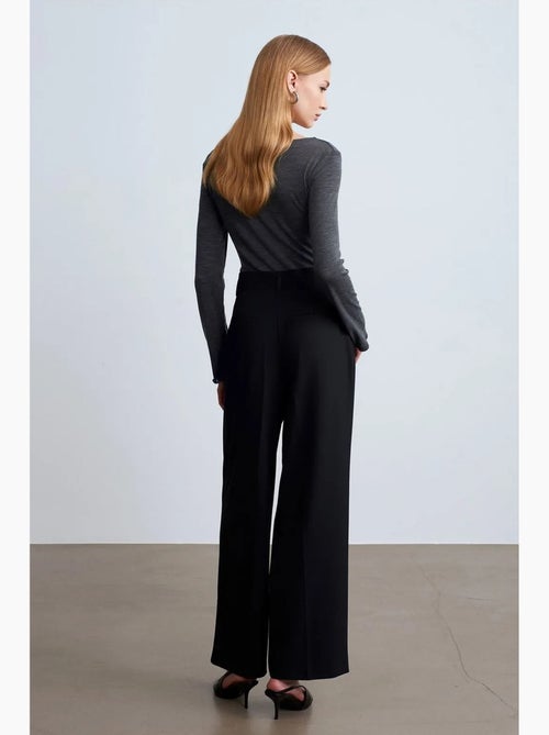 Pantaloni in crêpe a gamba ampia da donna dilvin - Kiabi Pantaloni in crêpe a gamba ampia da donna dilvin - Kiabi