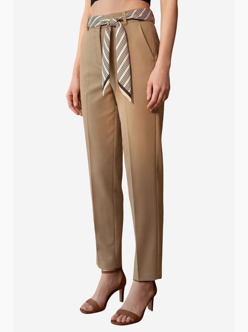 Pantaloni in crêpe a gamba dritta a vita alta con cintura my fashion - Kiabi Pantaloni in crêpe a gamba dritta a vita alta con cintura my fashion - Kiabi