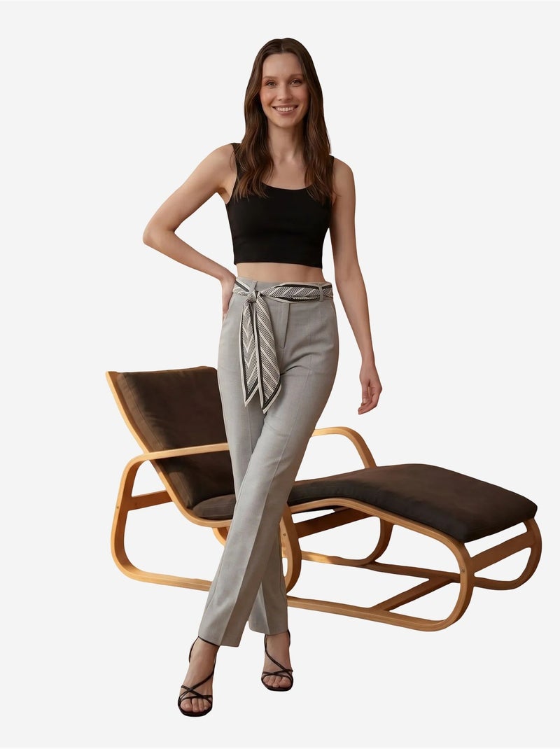 Pantaloni in crêpe a gamba dritta a vita alta con cintura my fashion Grigio chiaro - Kiabi
