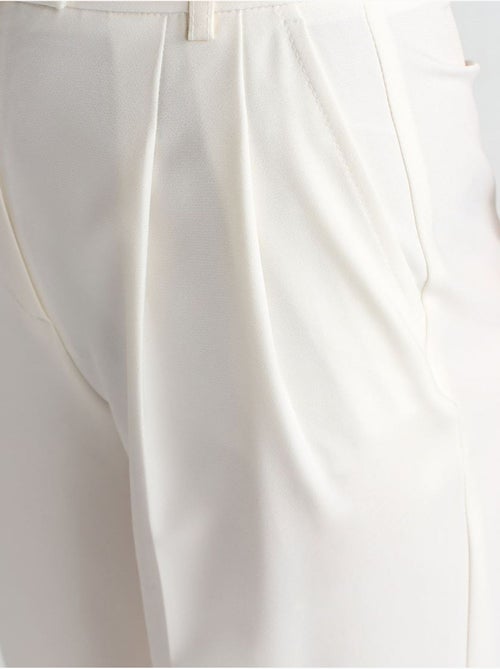 Pantaloni in crêpe a vita alta a gamba ampia con cintura dilvin - Kiabi Pantaloni in crêpe a vita alta a gamba ampia con cintura dilvin - Kiabi