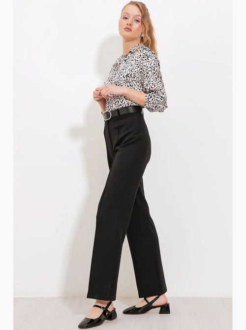 Pantaloni in crêpe a vita alta a gamba dritta bdart - Kiabi Pantaloni in crêpe a vita alta a gamba dritta bdart - Kiabi