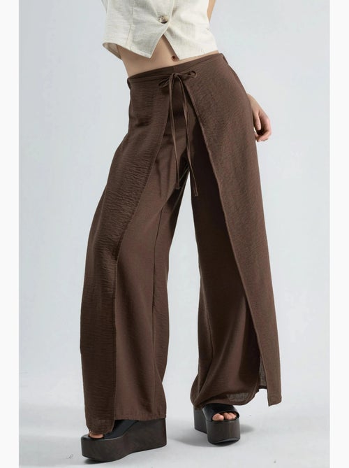 Pantaloni in crêpe con vita a coulisse e dettaglio con laccio busem - Kiabi