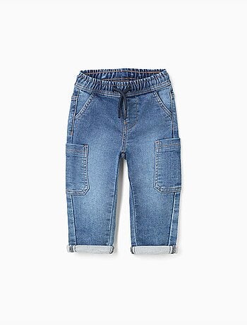 Pantaloni in denim a straight fit con tasche cargo
