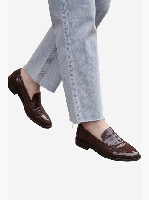 Pantaloni in denim a vita alta, lunghezza alla caviglia, gamba dritta, con tasche my fashion - Kiabi Pantaloni in denim a vita alta, lunghezza alla caviglia, gamba dritta, con tasche my fashion - Kiabi