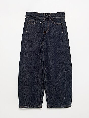 Pantaloni in denim taglio barrel con cintura