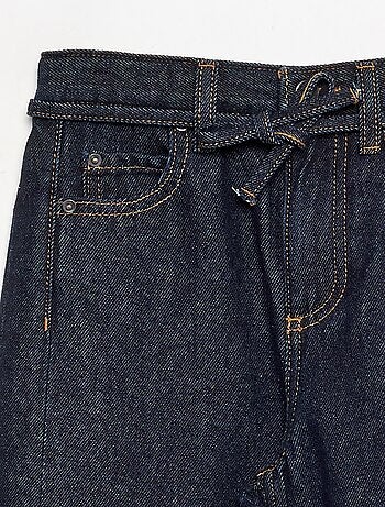 Pantaloni in denim taglio barrel con cintura