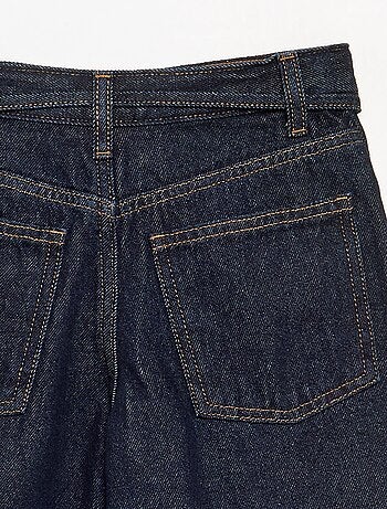 Pantaloni in denim taglio barrel con cintura