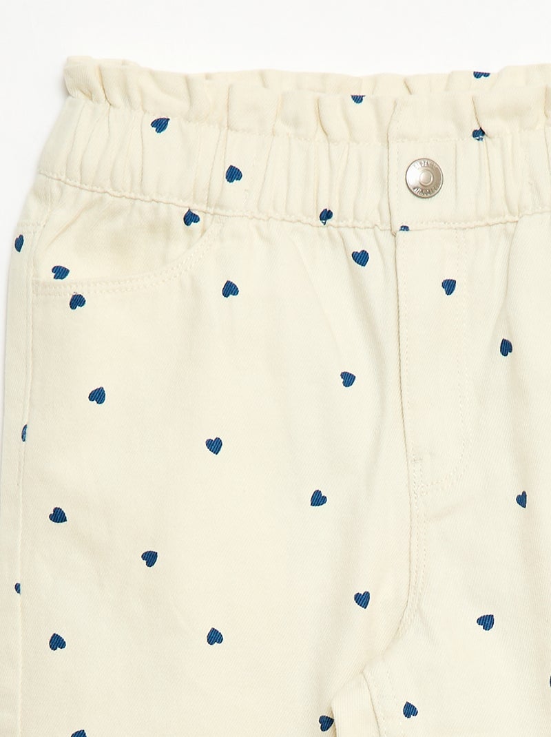 Pantaloni in denim taglio mom con motivo Bianco - Kiabi
