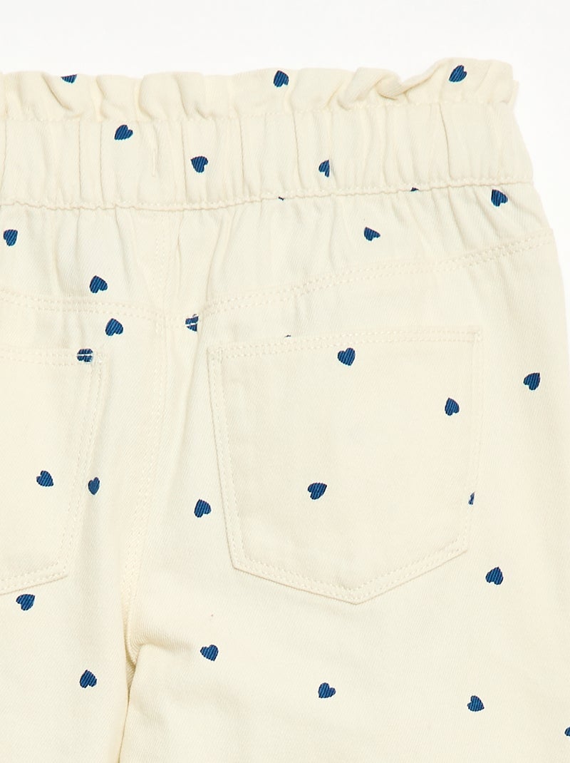 Pantaloni in denim taglio mom con motivo Bianco - Kiabi
