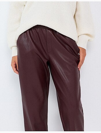 Pantaloni in ecopelle, mo fashion