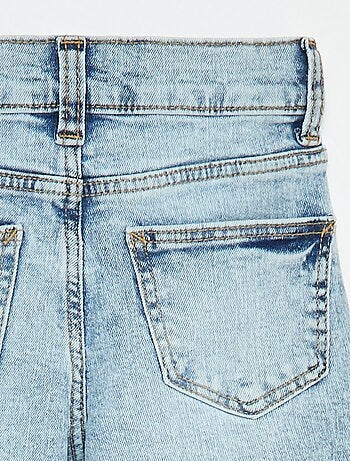 Pantaloni in jeans a zampa - Vestibilità più aderente