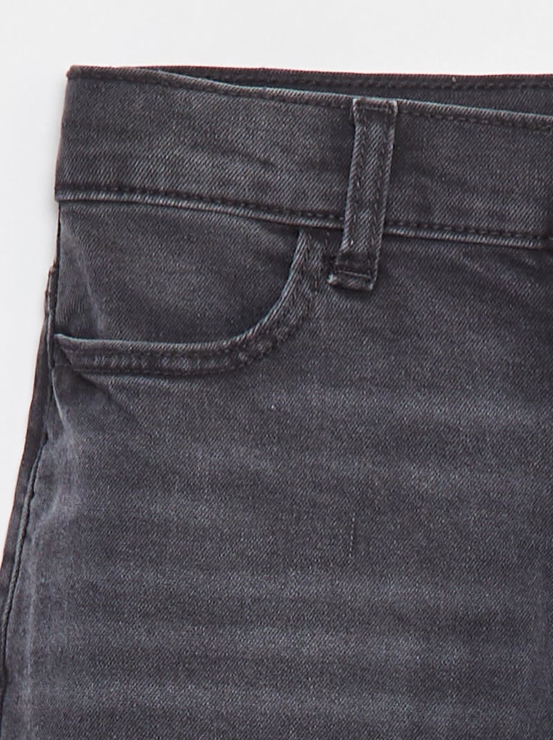 Pantaloni in jeans taglio dritto - Taglio più confortevole Grigio - Kiabi