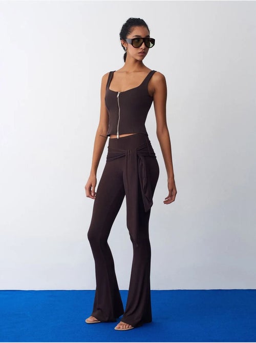 Pantaloni in jersey a zampa a vita alta con dettaglio a laccetto dilvin - Kiabi Pantaloni in jersey a zampa a vita alta con dettaglio a laccetto dilvin - Kiabi