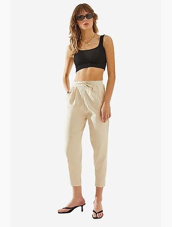 Pantaloni in lino a spina di pesce con dettaglio in vita lucci