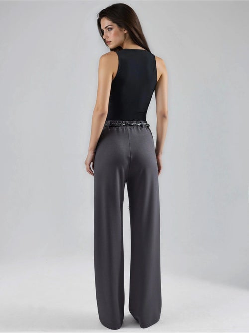 Pantaloni in maglia a vita alta con cintura e gamba dritta modal touch, hiccup - Kiabi Pantaloni in maglia a vita alta con cintura e gamba dritta modal touch, hiccup - Kiabi