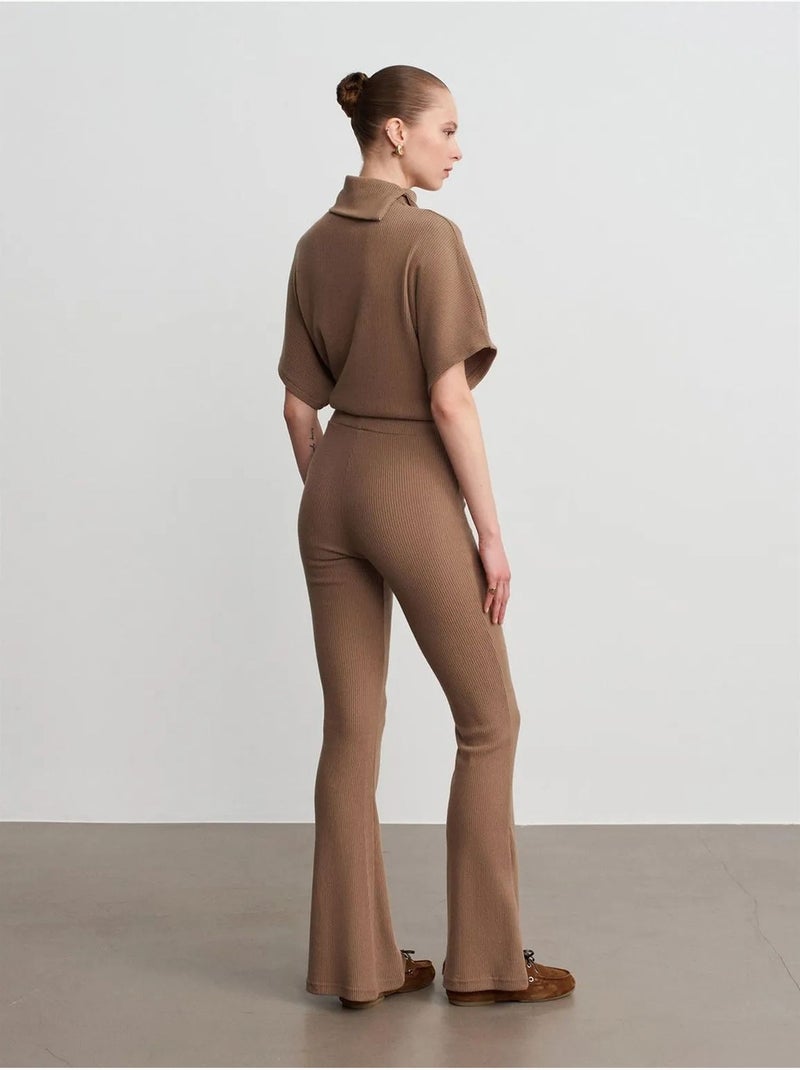 Pantaloni in maglia a zampa a vita alta Cammello - Kiabi