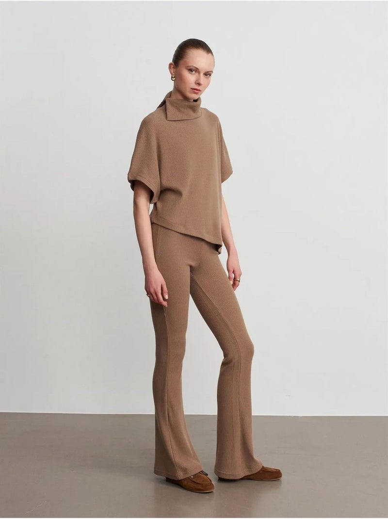 Pantaloni in maglia a zampa a vita alta Cammello - Kiabi