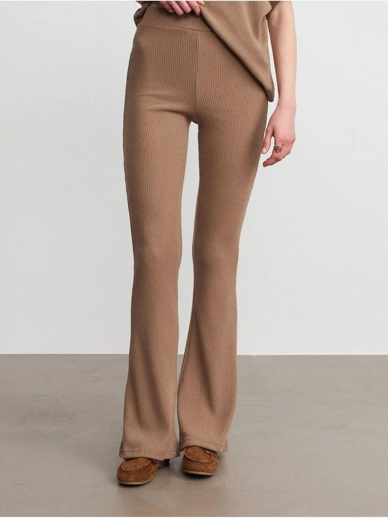 Pantaloni in maglia a zampa a vita alta Cammello - Kiabi