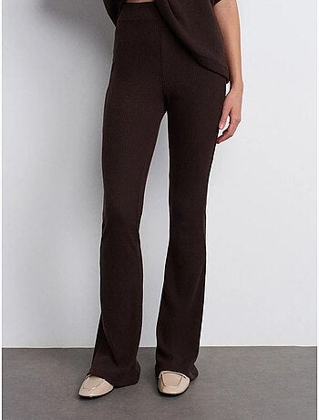 Pantaloni in maglia a zampa a vita alta