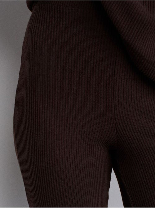 Pantaloni in maglia a zampa a vita alta - Kiabi Pantaloni in maglia a zampa a vita alta - Kiabi