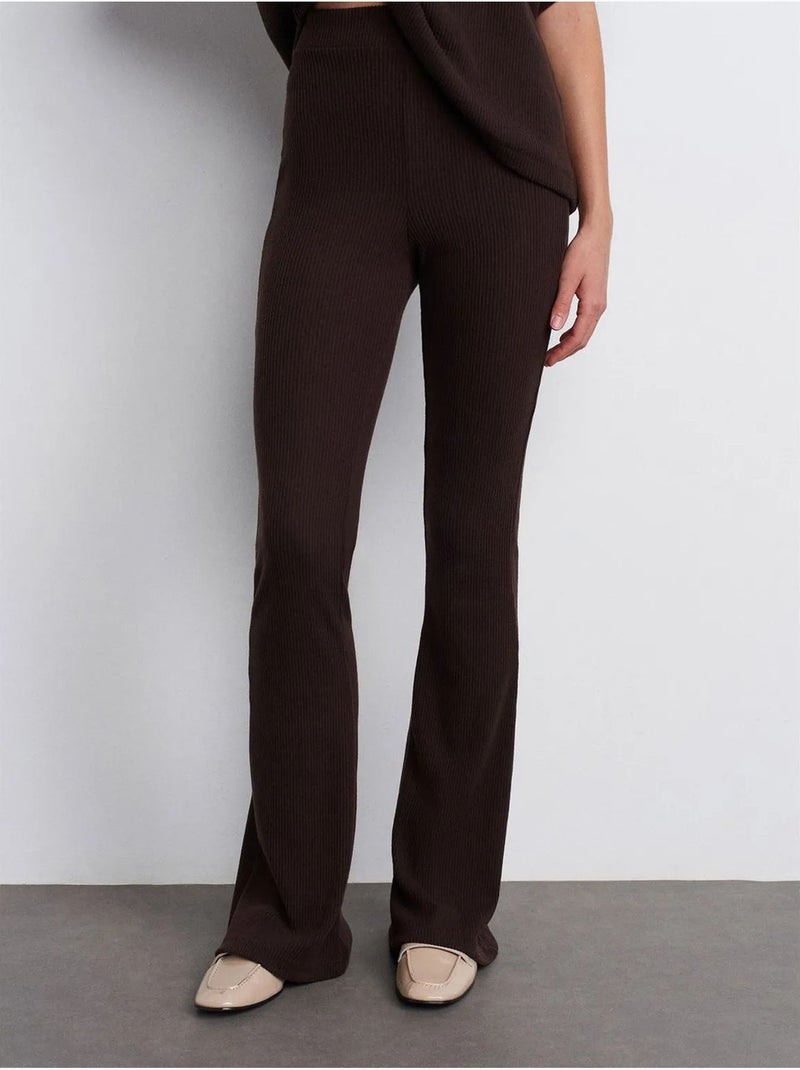Pantaloni in maglia a zampa a vita alta Marrone cioccolato - Kiabi