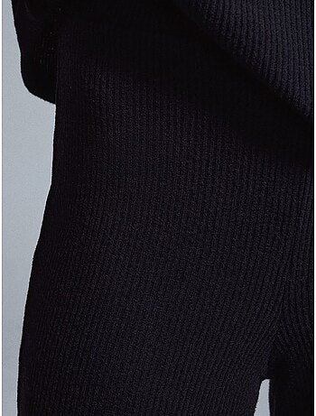 Pantaloni in maglia a zampa a vita alta