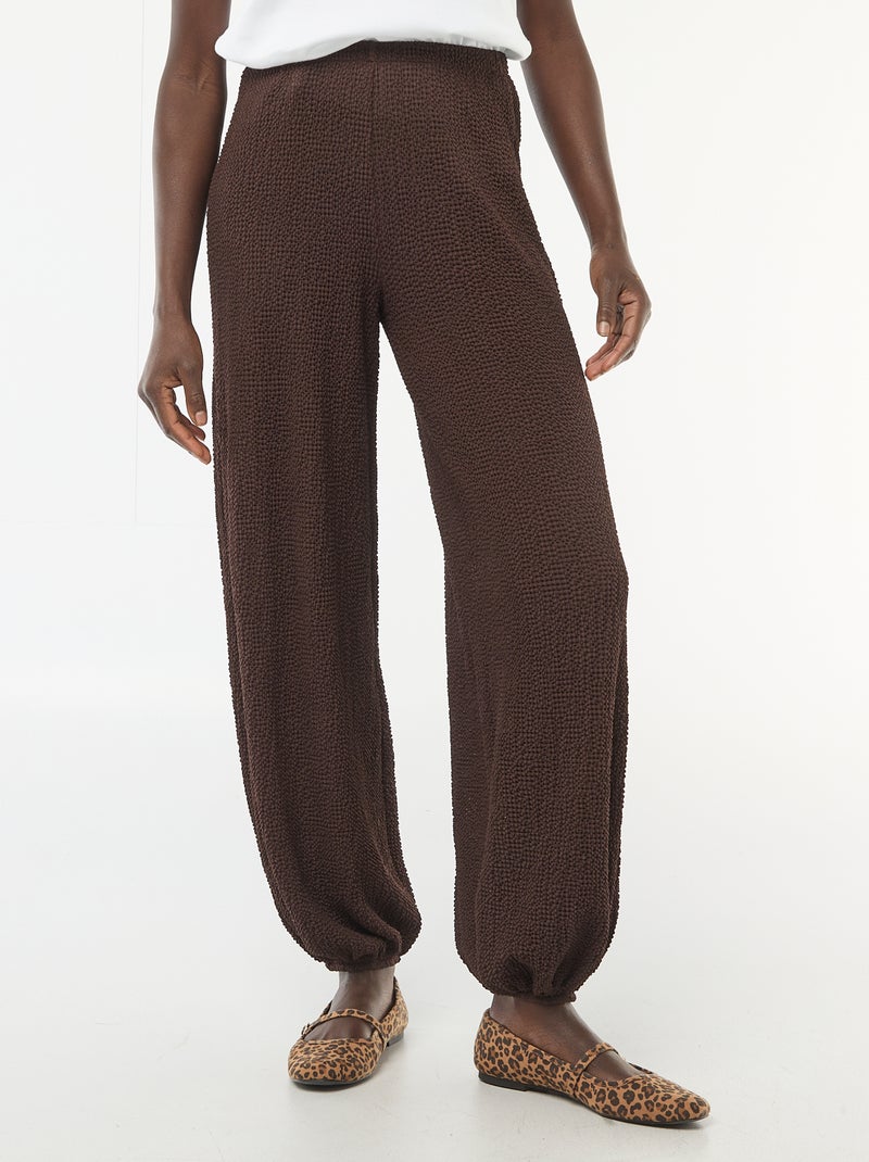 Pantaloni in maglia crinkle Marrone - Kiabi