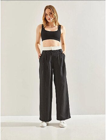 Pantaloni in tessuto a righe con dettaglio in vita a contrasto lucci