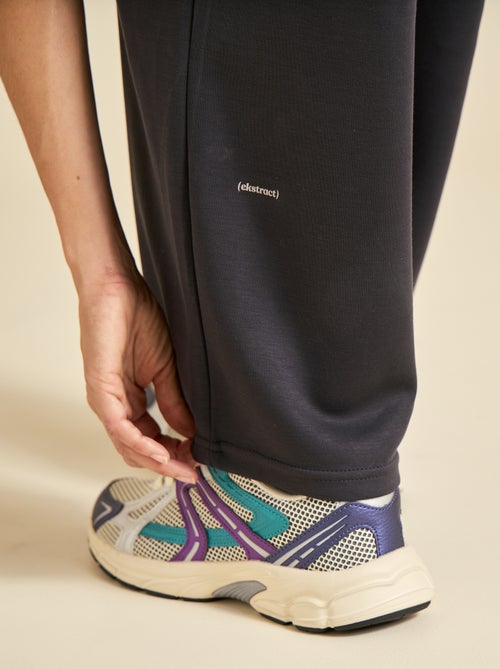 Pantaloni jogger a tinta unita a vita regolare - Kiabi Pantaloni jogger a tinta unita a vita regolare - Kiabi