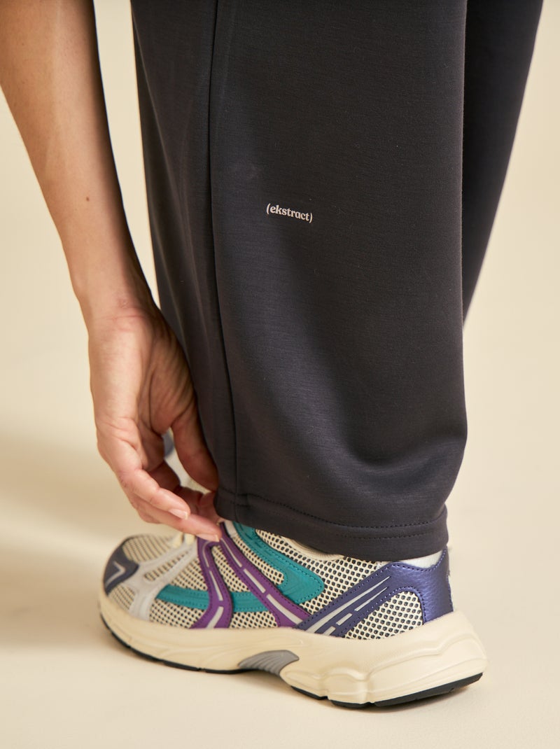 Pantaloni jogger a tinta unita a vita regolare Nero - Kiabi
